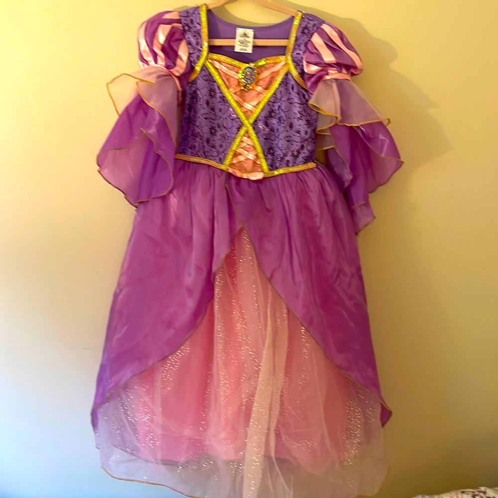 Rapunzel costume 💜